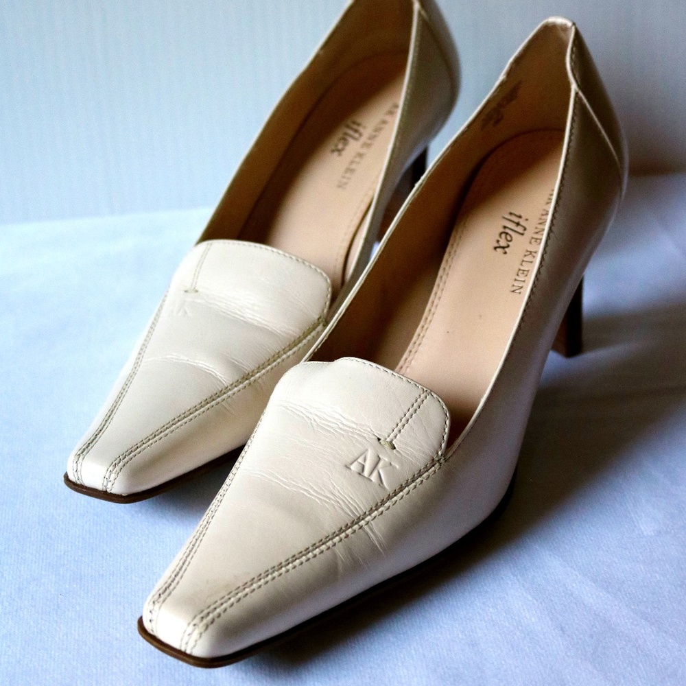 ANNE KLEIN iFlex Cream Leather Heels Square Toe Stacked Heel Women's Size 6